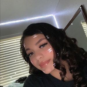 Meet your Posher, Melissa